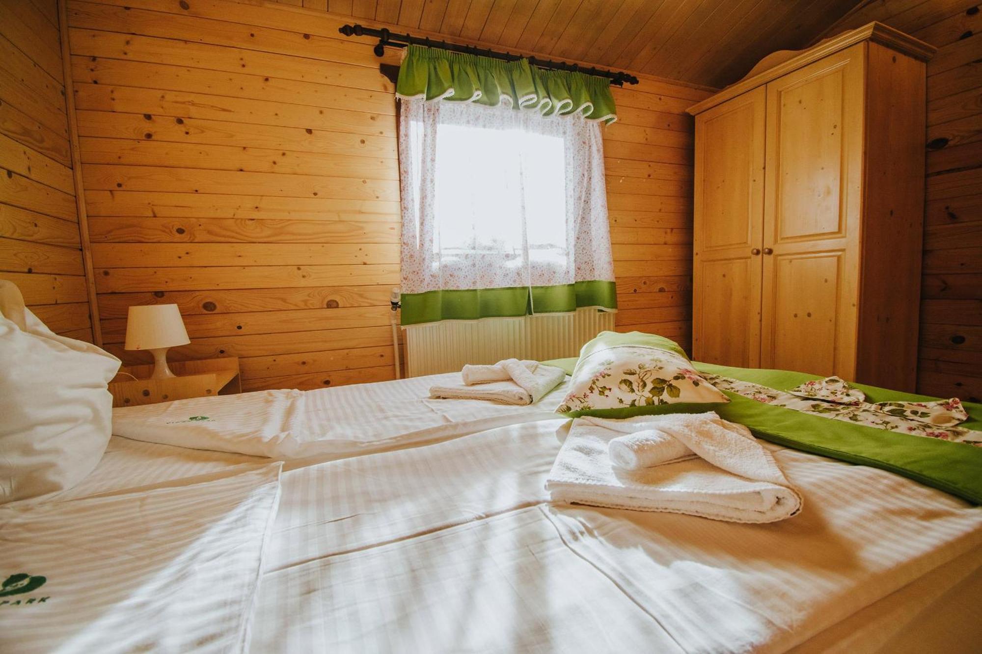Vidra Park Hotell Sicasău Eksteriør bilde